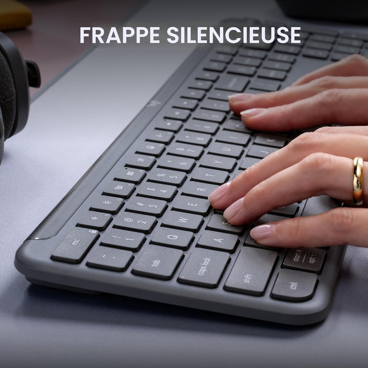 Logitech Signature Slim K950, clavier sans fil avec design élégant, changement de frappe entre les appareils, frappe silencieuse, Bluetooth, multi-OS, Windows, Mac, Chrome - Graphite